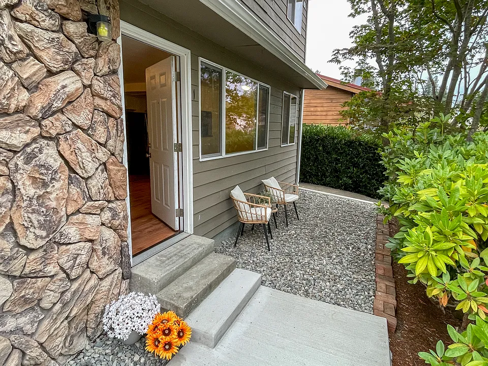 714 Avenue A #1