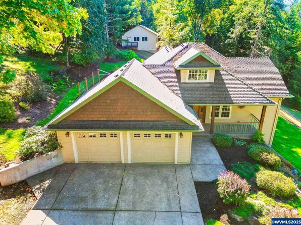 6105 Kings Ridge Rd, Dallas, OR 97338