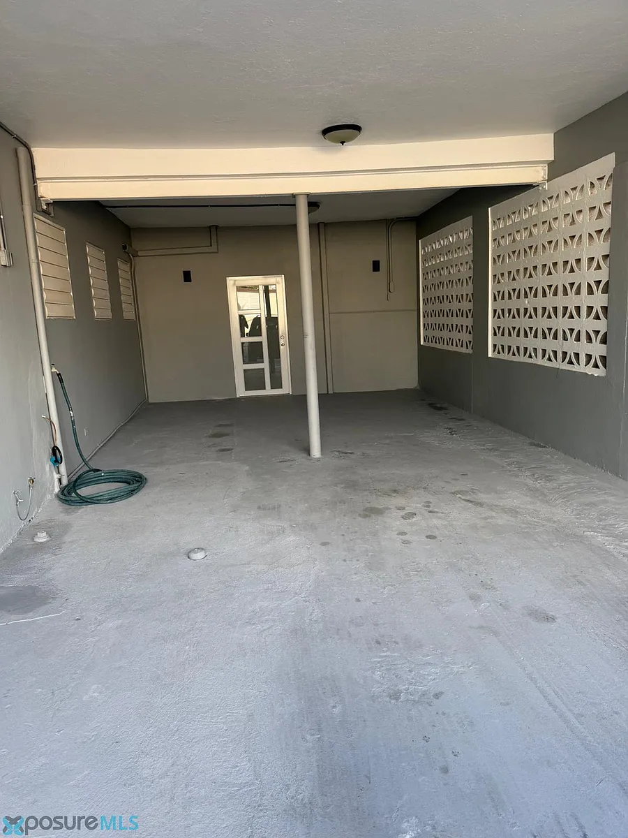Building Photo - 22 San Damian #X
