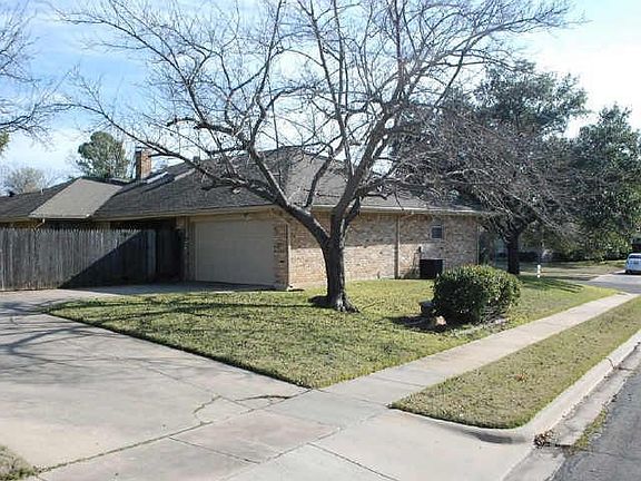 2nd image of 3411 Peachtree Ln