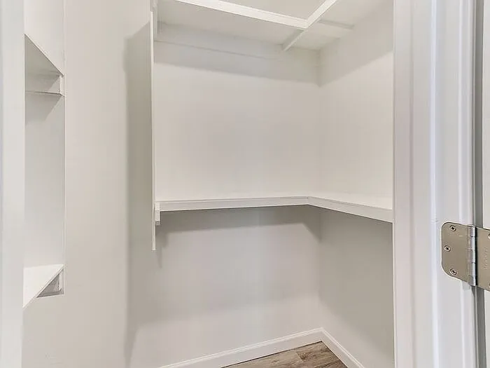 2515 Leeds Ln — Photo 22