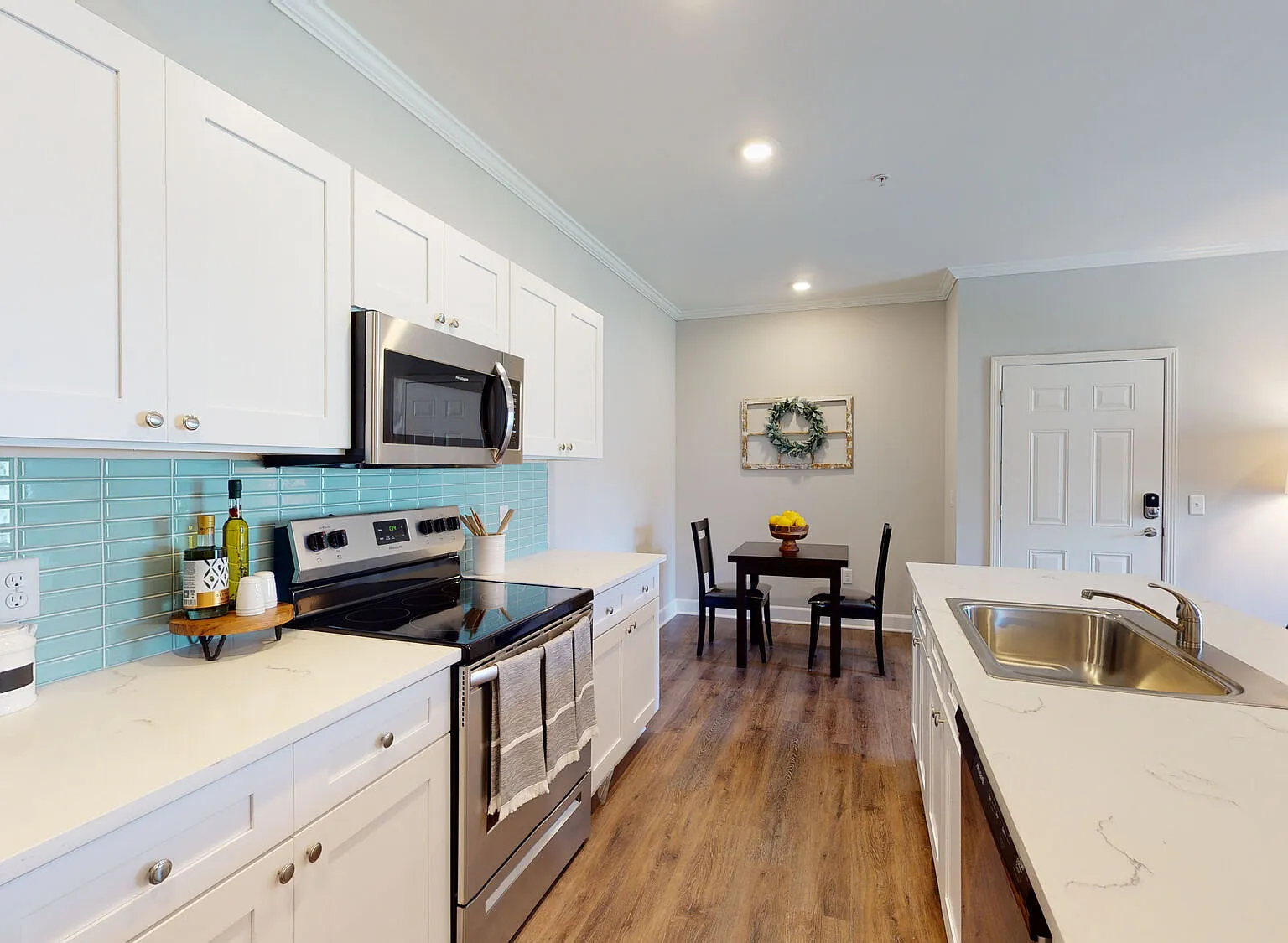 Coastal Club Apartments — Photo 3