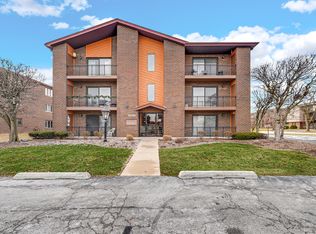 15700 Revere Ct APT F, Oak Forest, IL 60452