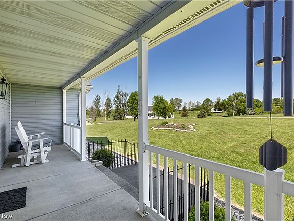 4th image of 42471 Frontier Dr