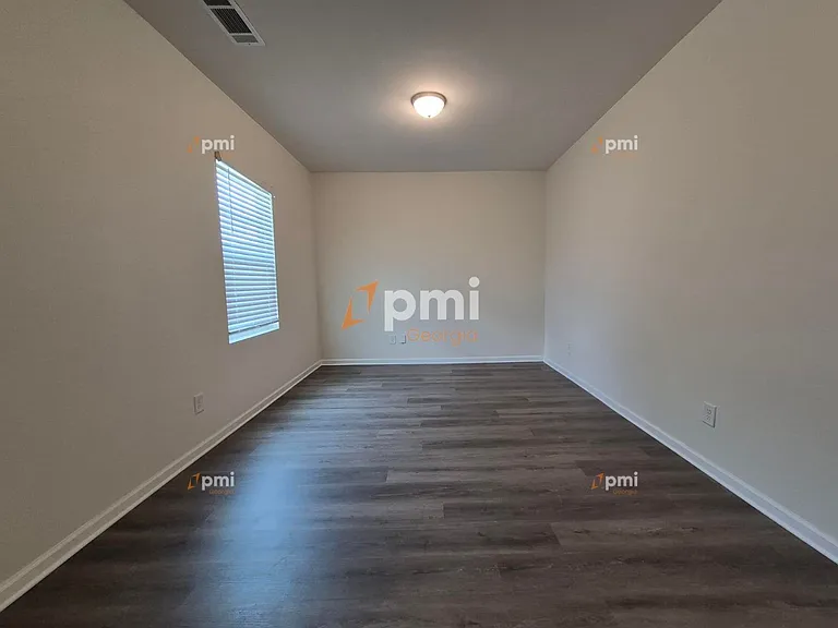 1081 Coldwater Dr — Photo 6