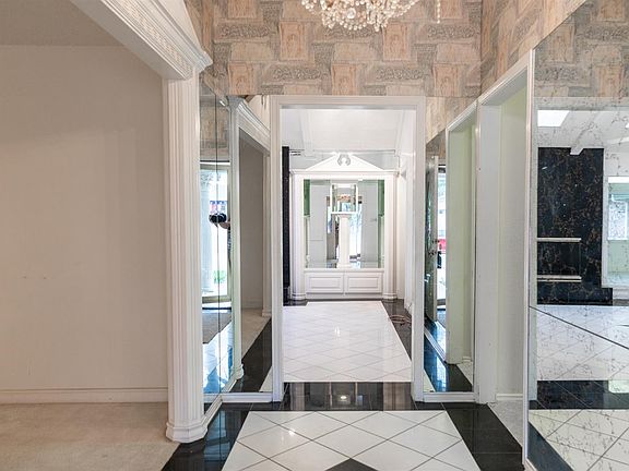 2nd image of 15 Brentwood Cir
