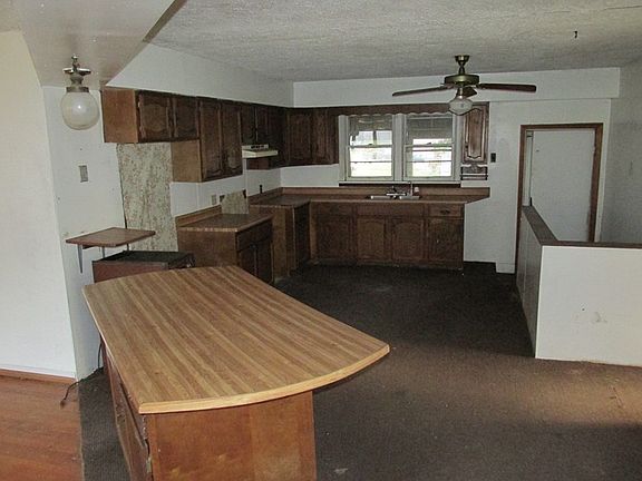 3rd image of 909 E McKinley St
