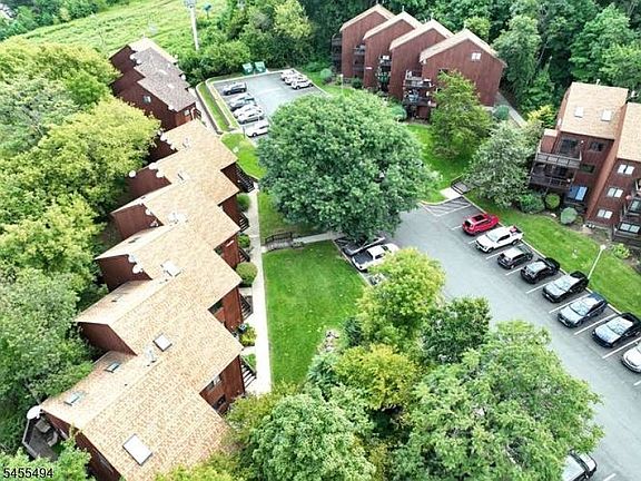 5th image of 5 Brandywine Ct Unit 3