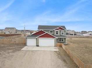 13684 Hawthorn Loop NW, Williston, ND 58801