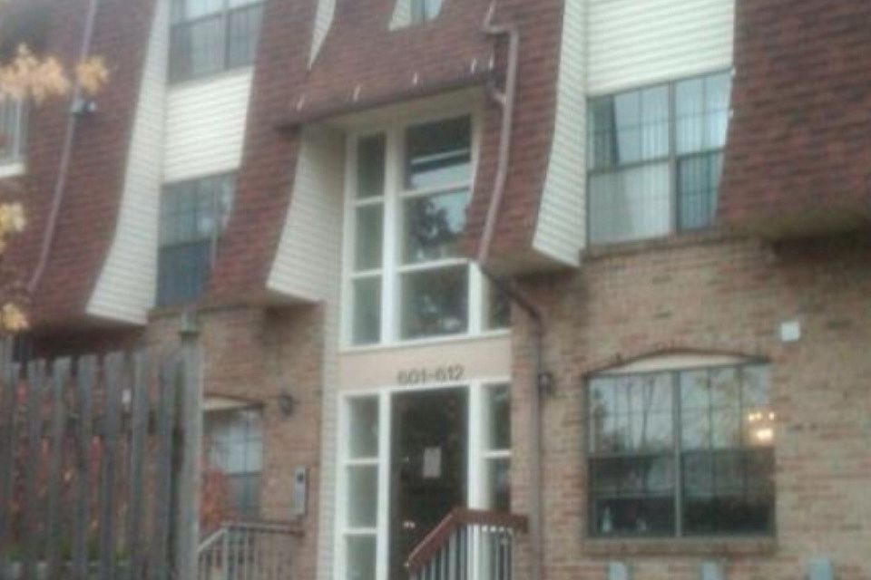 1st image of 610 Hidden Village Dr