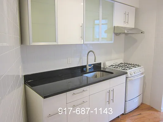 Rented by Chartwell Manhattan Realty | media 13