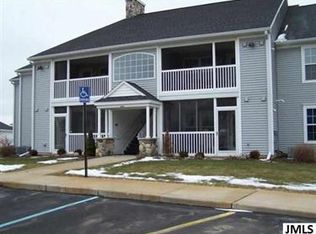 742 W Barrington Cir, Jackson, MI