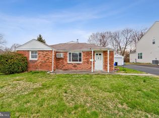 811 Woodbrook Ln, Plymouth Meeting, PA 19462