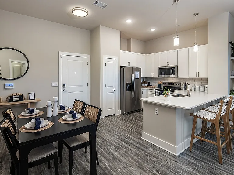 Abberly Royal Creek Apartment Homes — Photo 5