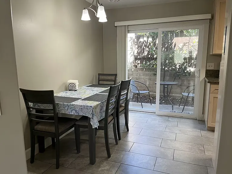 451 Mentone Ave #2 — Photo 6