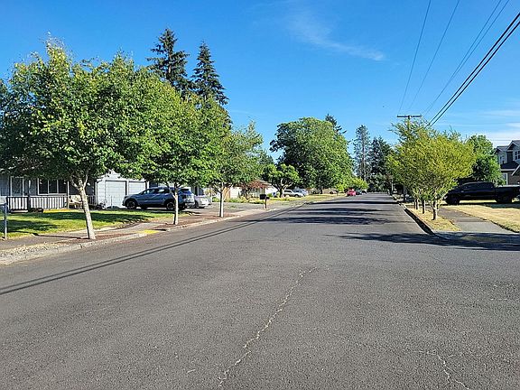 4th image of 1022 SE 172nd Ave