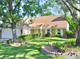 507 Thorn Wood Dr, Euless, TX 76039