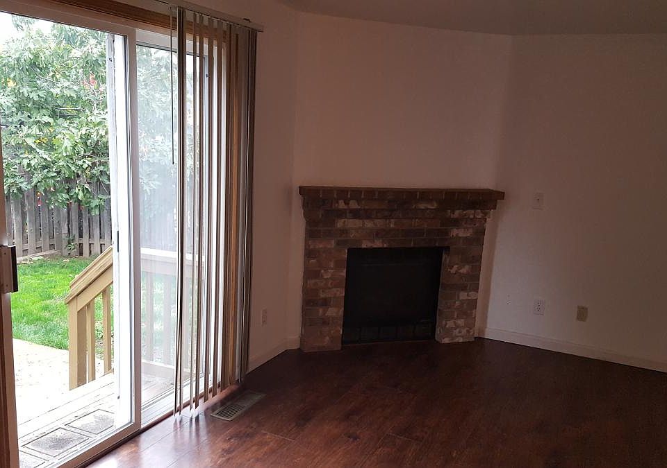 1st image of 15561 SW Donna Ct