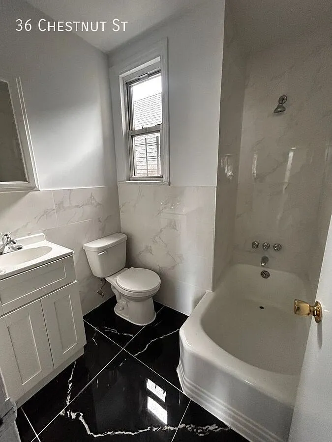 2 bed, $2,400 — Photo 4