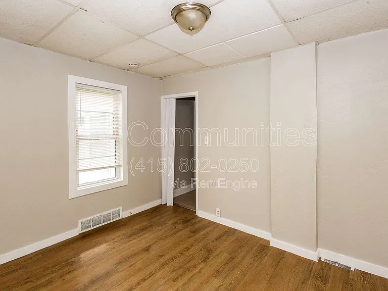 3818 Highland Rd — Photo 8