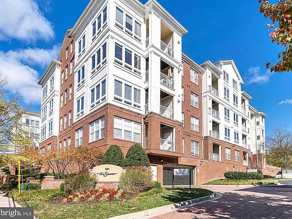 2nd image of 801 S Greenbrier St APT 418