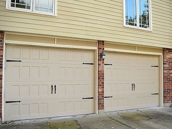 2nd image of 2100 SW Brookshire Dr