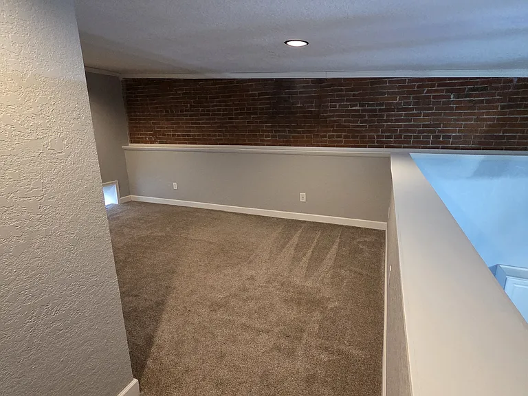 106 E Morse St — Photo 4