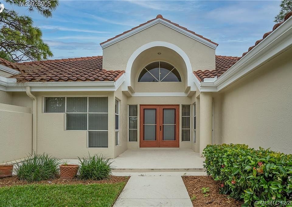 1st image of 2019 NW Laurel Oak Ln