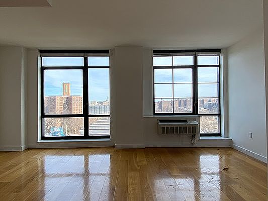 3rd image of 180 Nassau St APT 8L