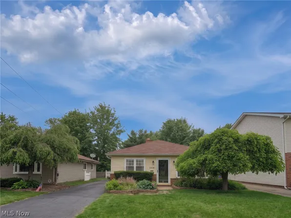 294 Plymouth Dr, Eastlake, OH 44095