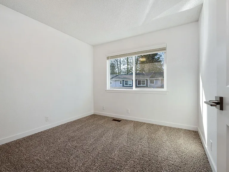 LSLV Lakeshore Lakeview — Photo 44