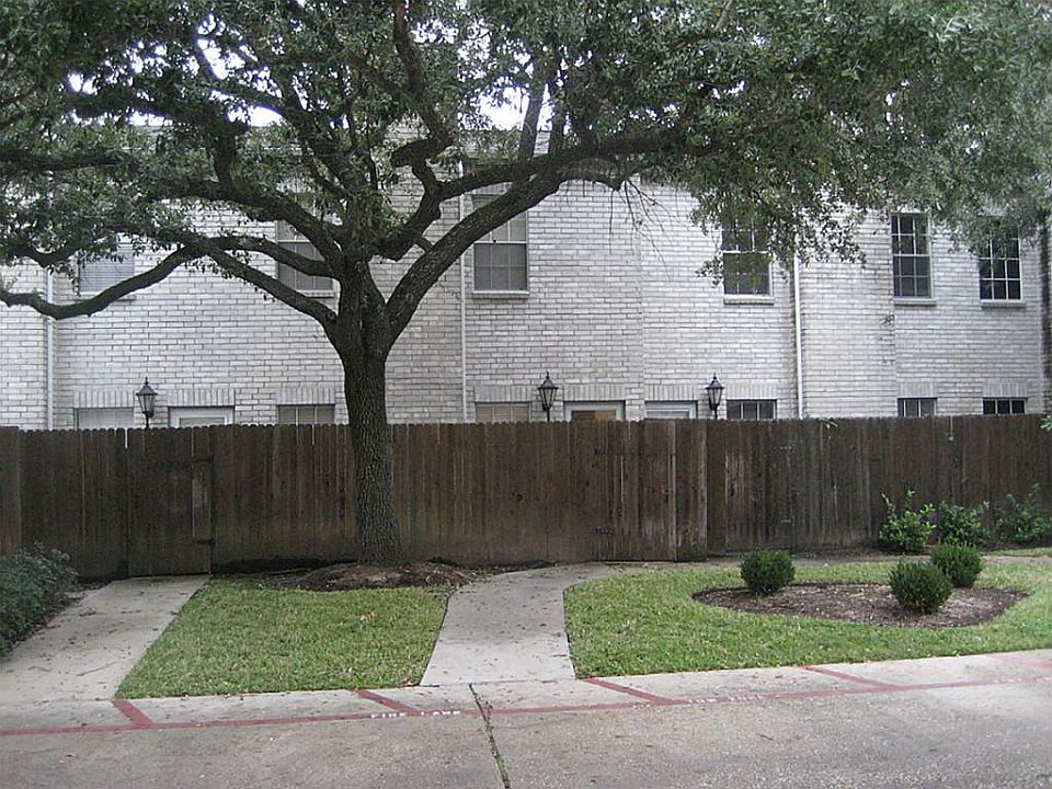1st image of 17577 Red Oak Dr