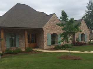300 Edgewood Cir, Madison, MS 39110