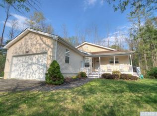 898 Sleepy Hollow Rd, Athens, NY 12015