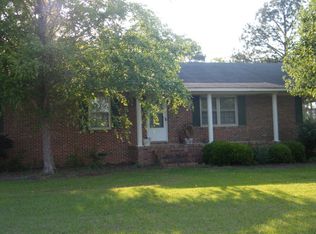 721 N Broad St, Doerun, GA 31744