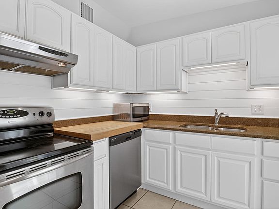 4th image of 1932 Cedarwood Drive