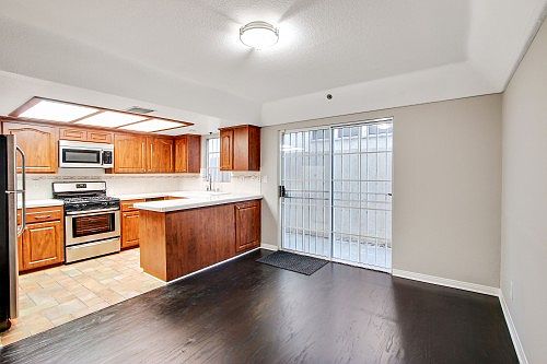 5th image of 801 N Martel Ave APT 3