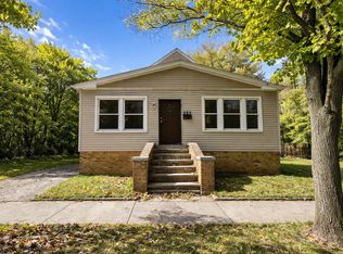 896 Wheelock Rd, Cleveland, OH 44103