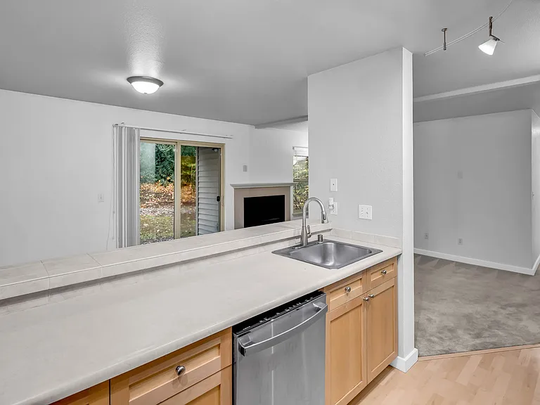 9805 Avondale Rd NE #W159 — Photo 4
