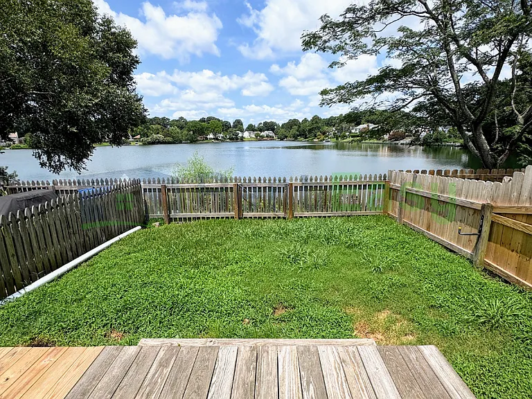 1838 Volvo Pkwy — Photo 27