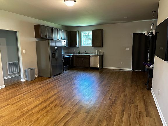 3rd image of 5103 Medearis St