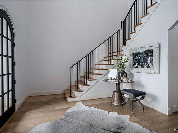 5th image of 6165 Shrewsbury Ln