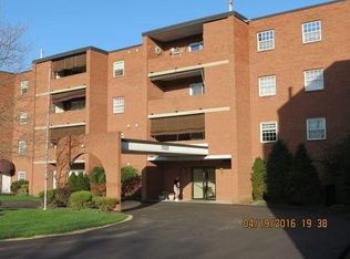 2850 Edgecliff Rd APT 21, Lower Burrell, PA 15068