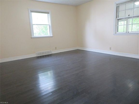 3rd image of 1835 6th St