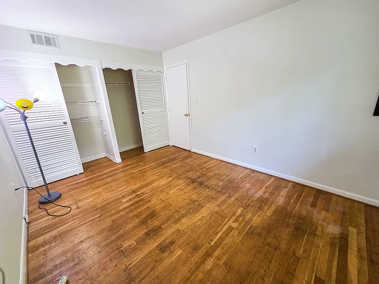 305 Hillsboro Dr — Photo 21