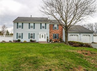 6 Sturbridge Dr, Piscataway, NJ 08854
