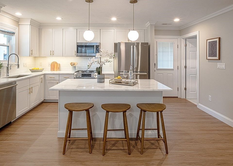 1st image of 15 Mickelson Ln #15