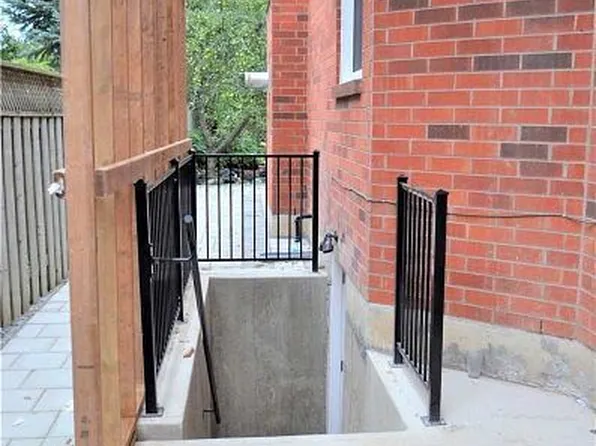 46 Welsh St #Basement, Ajax, ON L1T 4A4