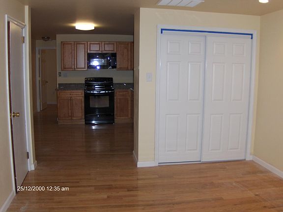 4th image of 2130 S 16th St Floor 1
