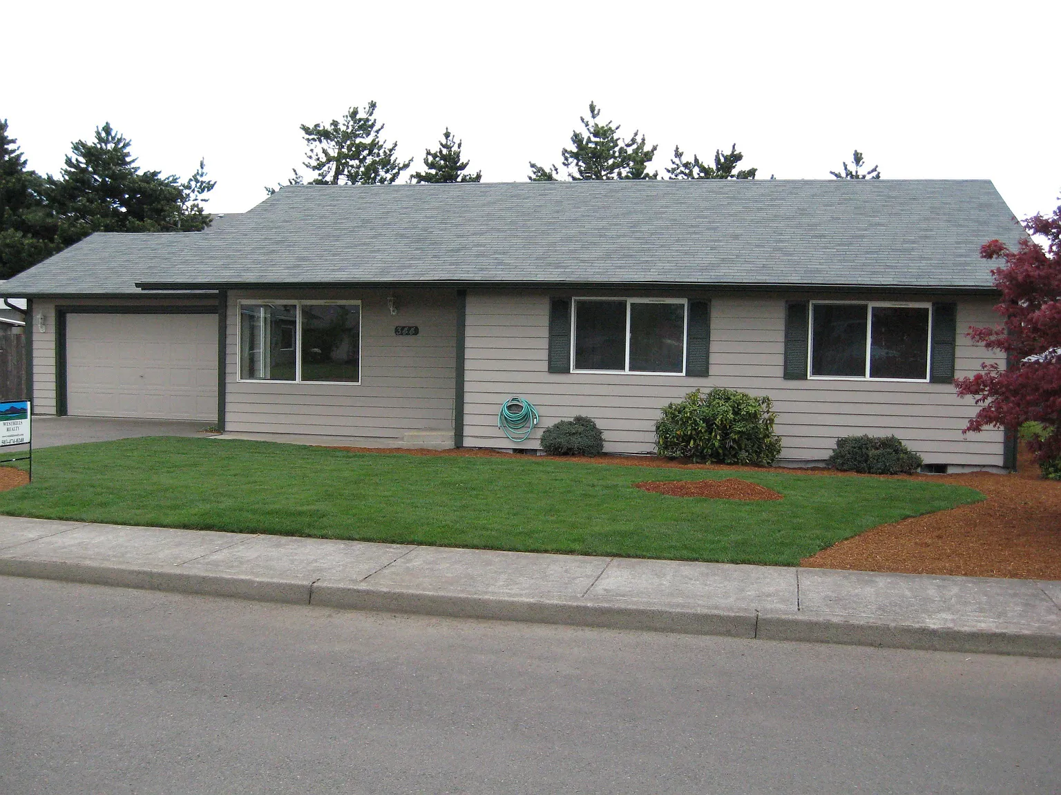 344 SE Stone St photo 1